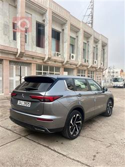 ميتسوبيشي اوتلاندر